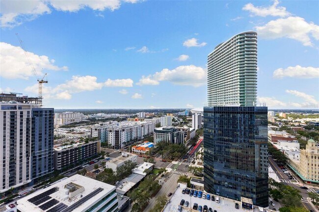 Building Photo - 275 1st Ave S