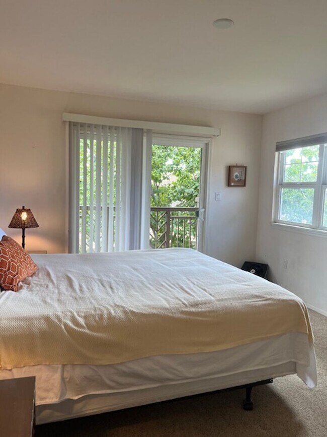 Building Photo - Live the Resort Life in this Furnished 2 Bedroom / 2 Bath Condo