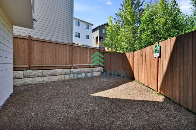 Building Photo - Spacious 4-Bedroom Retreat with 3.5 Baths in Beautiful Bothell – Your Ideal Home Awaits!