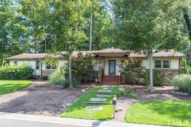 Building Photo - Gorgeous 4 Bedroom Ranch Home, Near Mordecai/Oakwood Neighborhoods, Premium Finishes, Fenced Back...