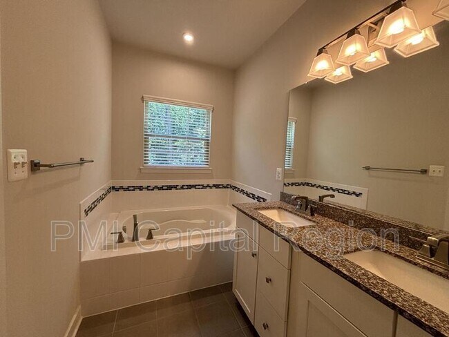 Building Photo - 1738 Whitehall Dr
