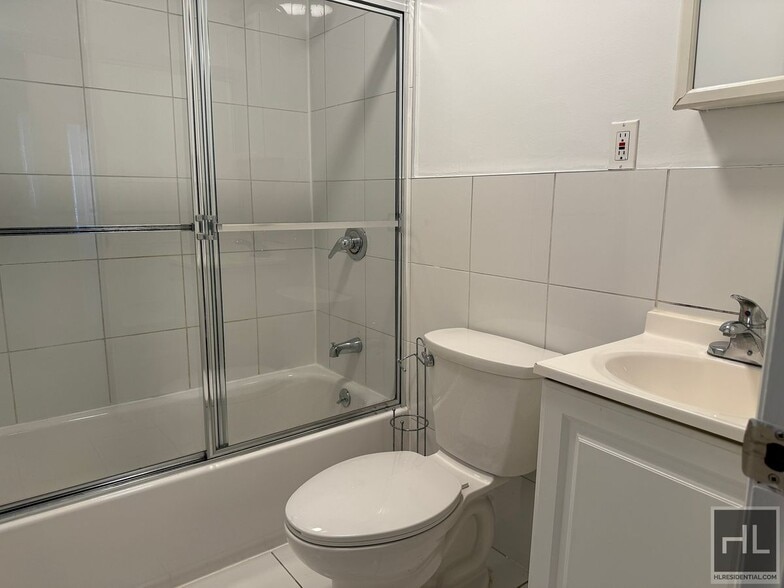 Building Photo - SENATOR STREET