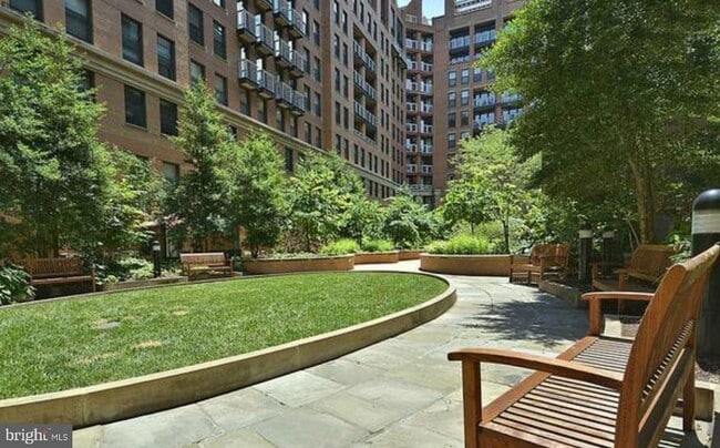Building Photo - 616 E Street NW Unit 1007