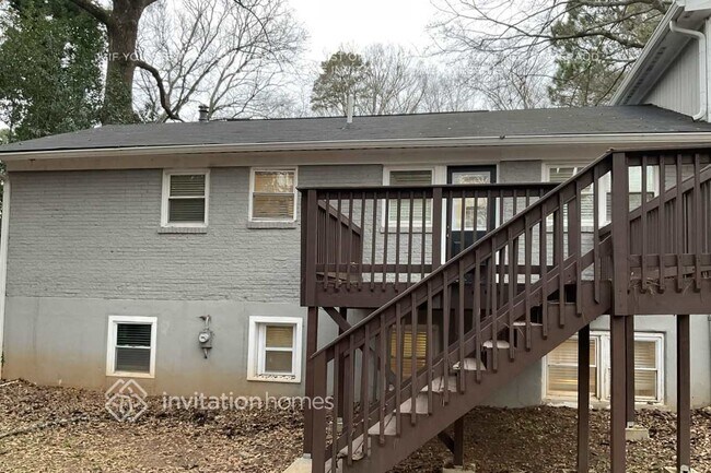 Building Photo - 544 Oakside Dr SW