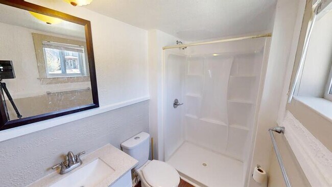 Building Photo - 716 Pearl St