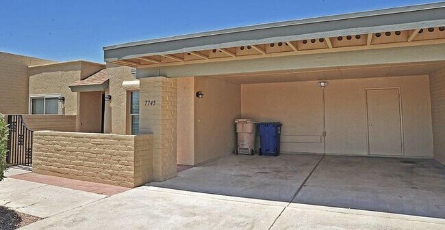 Building Photo - Beautifully Updated 3 Bedroom Townhome nea...
