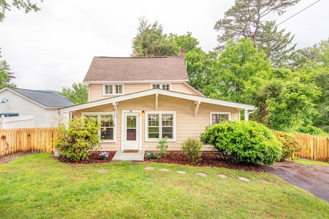 Building Photo - 52 Gracelyn Rd