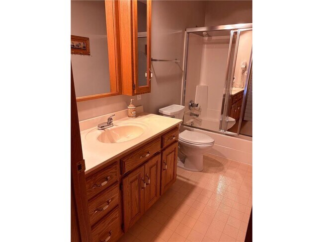 Building Photo - 12617 Old N Shore Dr