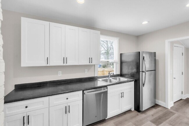 Building Photo - Updated 2 Bedroom / 1 Bath Home in Spartanburg $1,205/mo rent