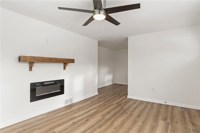 Building Photo - 25 Mcpherson St