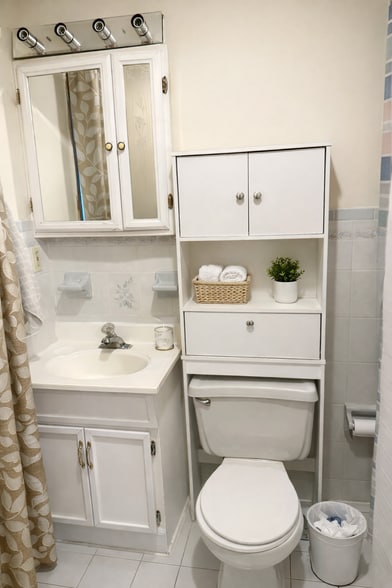 Building Photo - 60 Chambers St