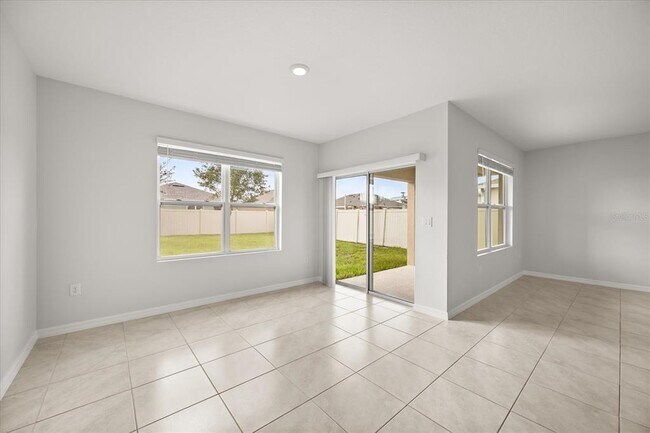 Building Photo - 922 Guadalupe Dr