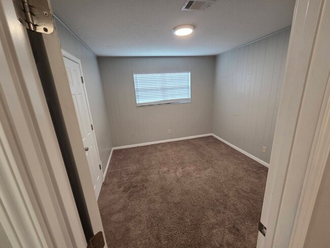 Building Photo - 2500 Westacre Dr