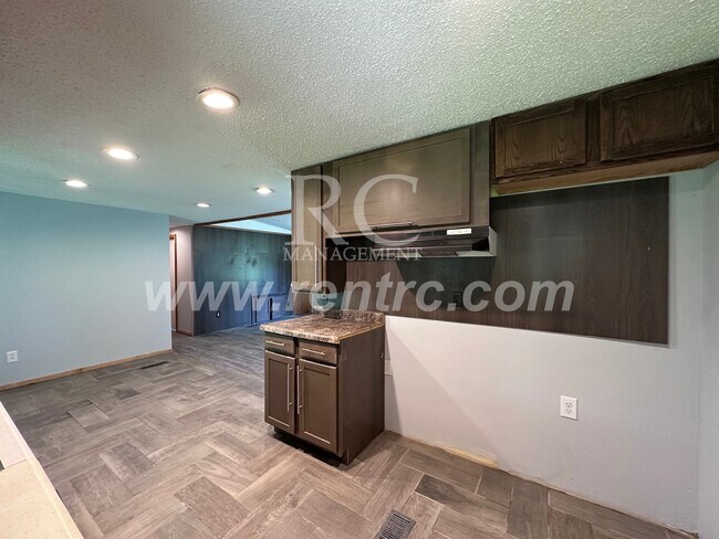 Building Photo - 3684 US Rte