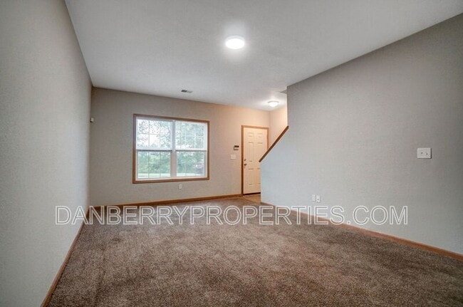 Building Photo - 1131 N Byrne Rd