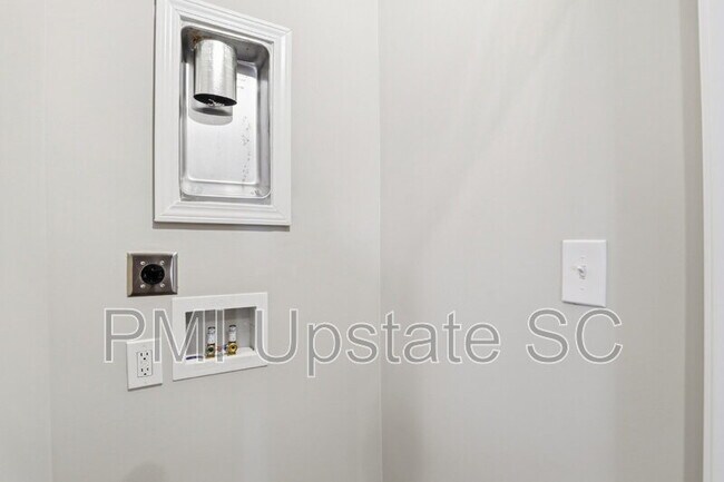 Building Photo - 109 Virginia Ave