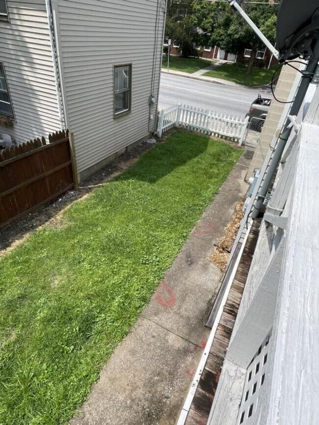 Building Photo - 3 Bedroom 1 Bath in Carlisle, PA!