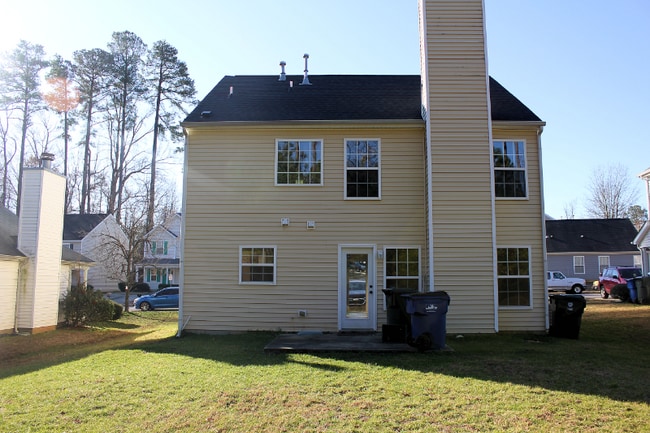 Building Photo - 945 Ujamaa Dr