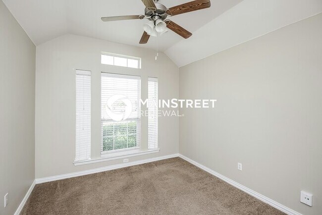 Building Photo - 3 Bedroom Pet-Friendly Home in Crowley, TX with Main Street Renewal