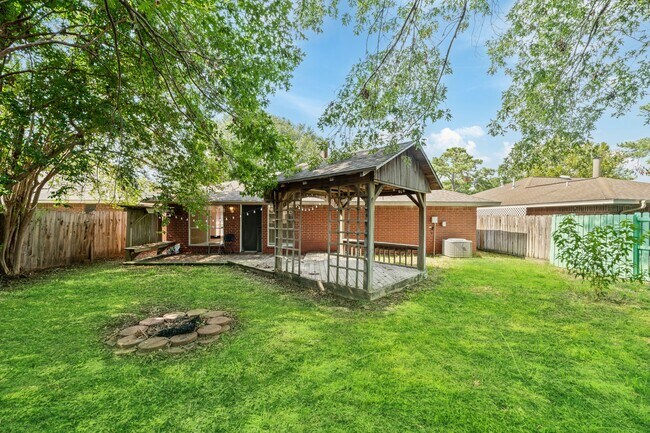 Building Photo - 7823 Sawmill Trail
