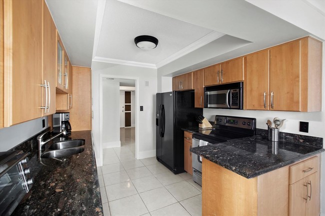 Building Photo - 5380 N Ocean Dr