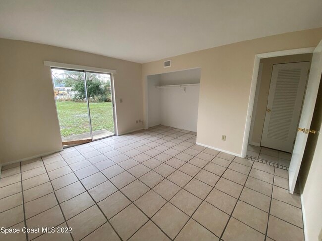 Building Photo - 1895 Guava Ave