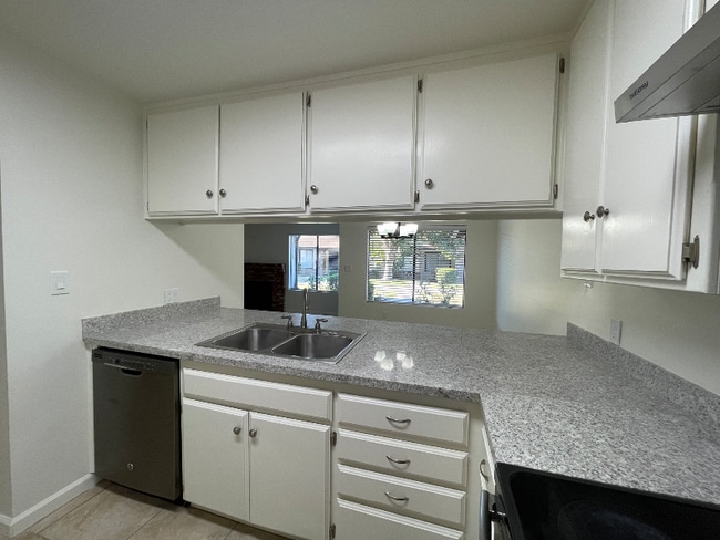 Building Photo - 3412 Ashe Rd