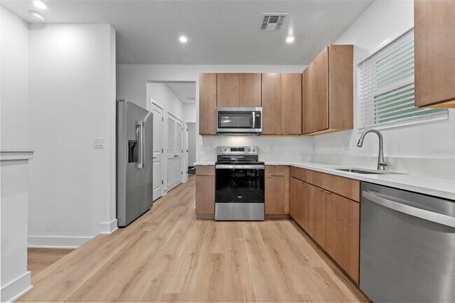 Building Photo - 2311 W Spruce St