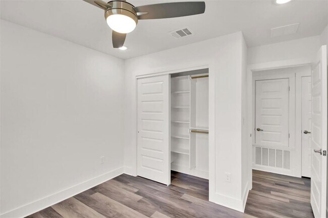 Building Photo - 2101 Benwick Cir