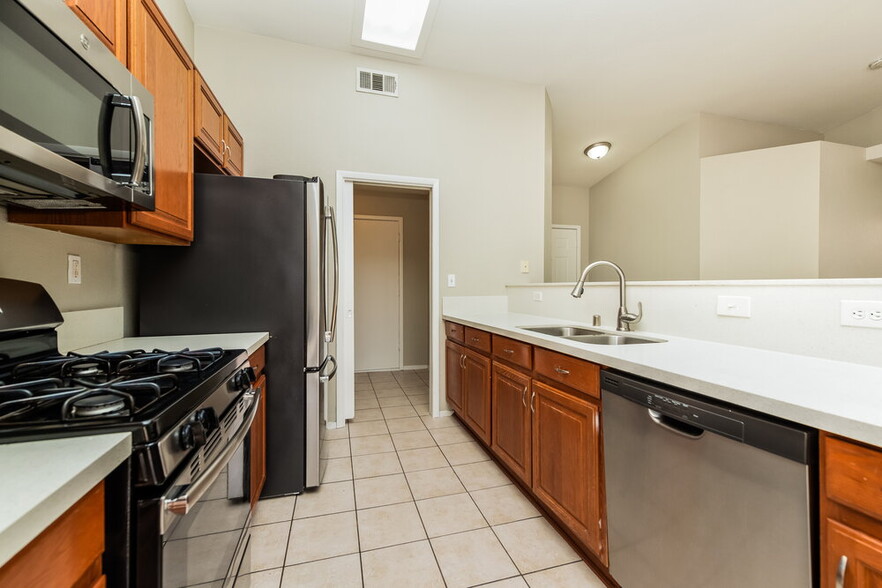 Building Photo - 3008 Silver Canyon Ln
