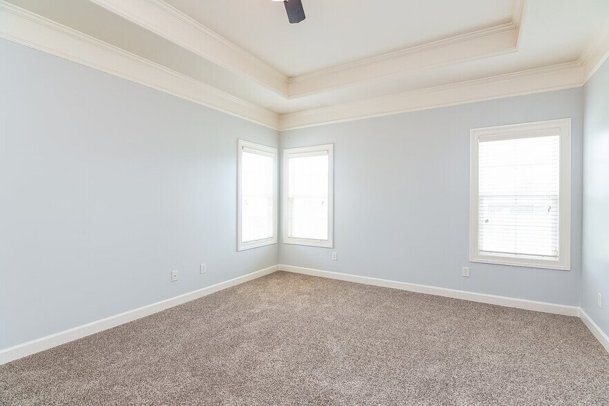 Building Photo - 3317 Champion Hills Dr