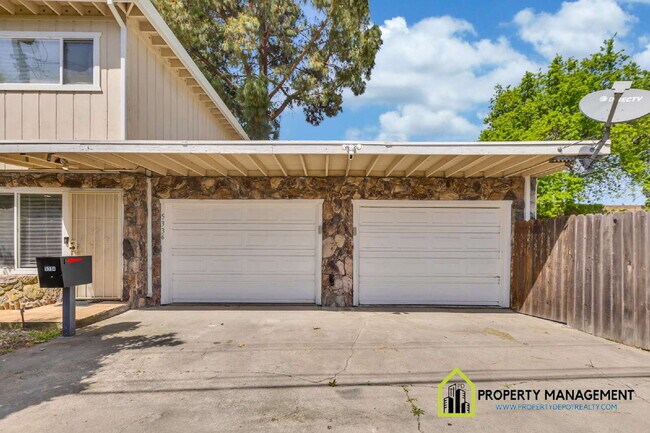 Building Photo - Charming 3-Bed Oasis with 2 Full Baths in Sacramento's Serene Pocket Neighborhood