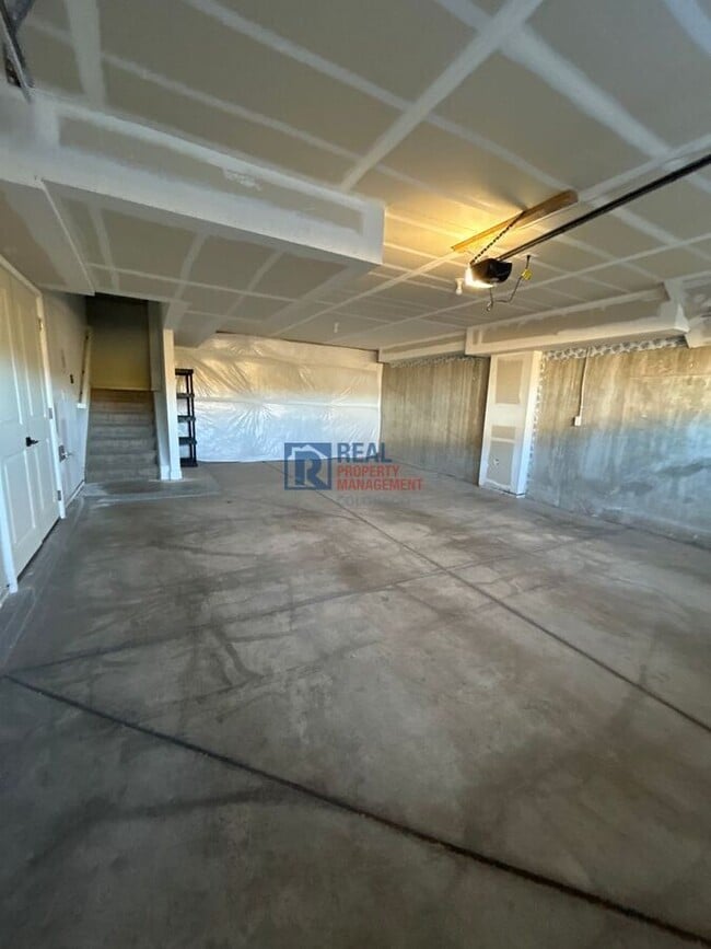 Building Photo - 5552 Canyon View Dr