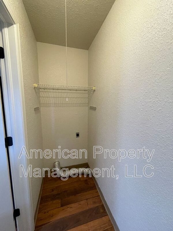 Building Photo - 13142 E 44th St