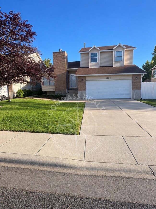 Building Photo - 1226 Brandonwood Dr