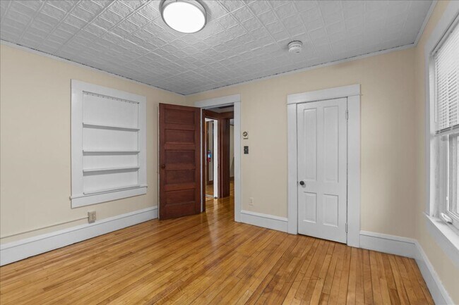 Building Photo - 114-116 South Champlain Street