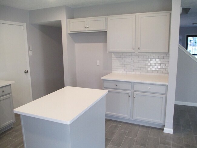 Building Photo - 16714 Cheshire Pl Dr