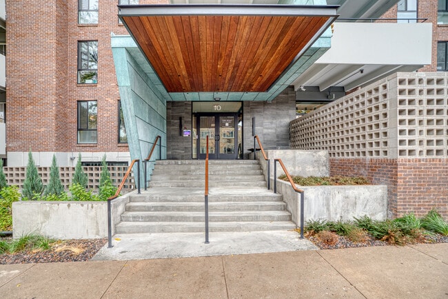 Building Photo - 10 Emerson St