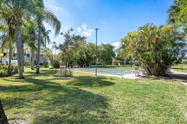 Building Photo - 2440 SW 22nd Ave