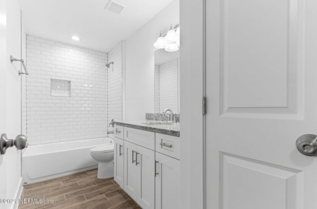 Building Photo - A beautiful 4 bedroom, 2 bathroom property...