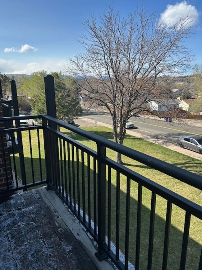 Building Photo - Top-Floor Condo with Trail Access + Community Perks!