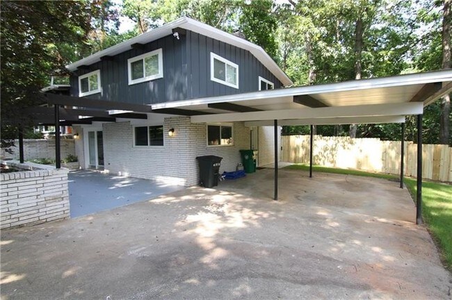 Building Photo - 2950 Ridgelock Ct