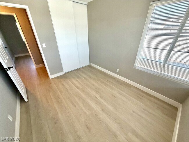 Building Photo - 6990 Paddington Way