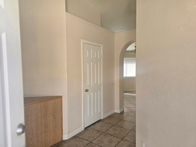 Building Photo - 3 bedroom home