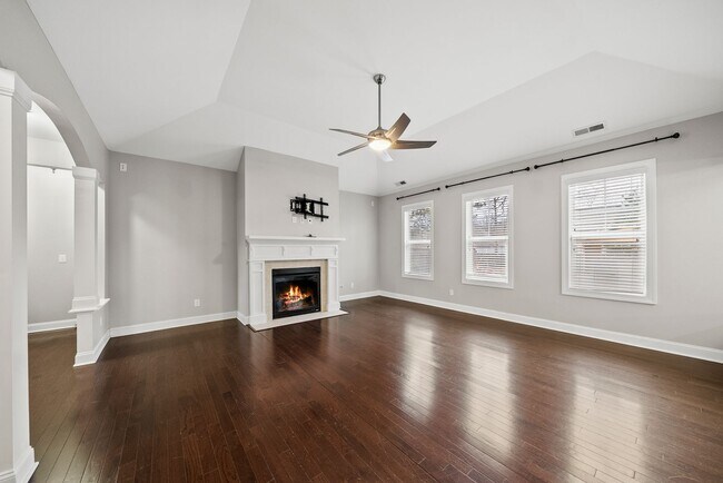 Building Photo - 3532 Bunting Dr