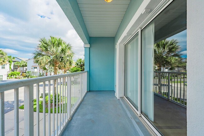 Building Photo - Feel the Ocean Breezes