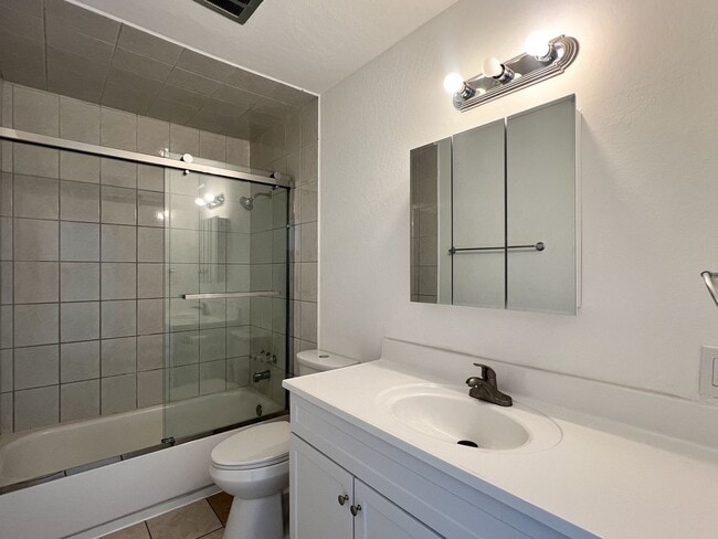 Building Photo - 2 Bedroom Napa Apartment w/ Remodeled Kitchen