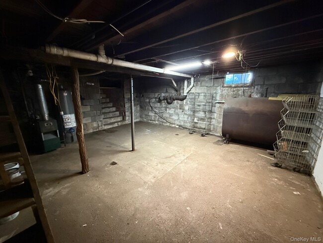 Building Photo - 182 Maple Hill Rd