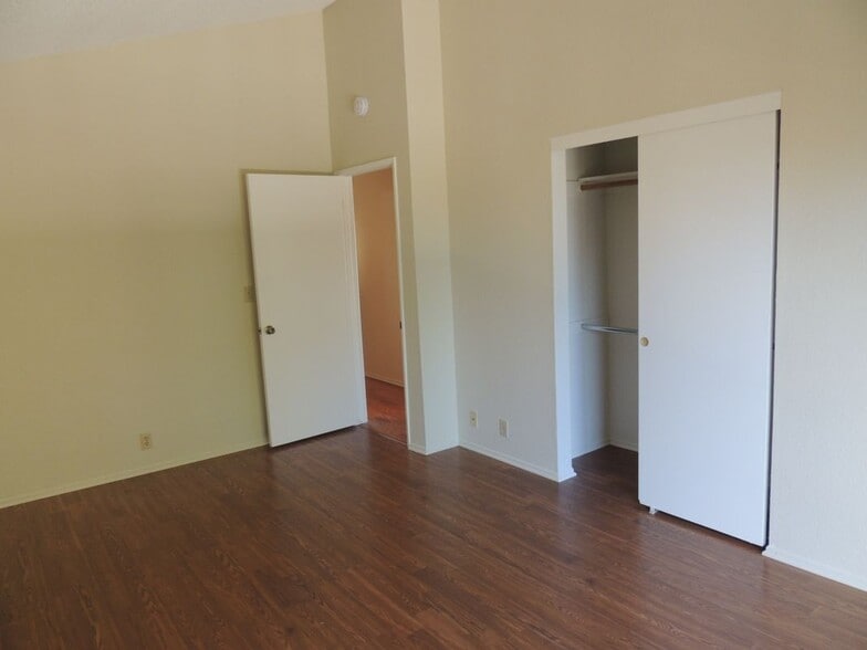 Building Photo - 430 Ohio Ave