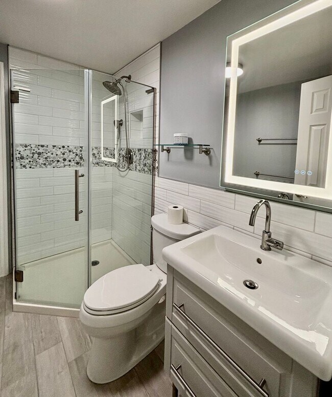 Building Photo - 3 Bed / 3 bath Sahalee single family home ...